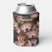 ピンクのデイジーのパーソナライズされた花 缶クーラー (缶裏面)