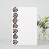 ピンクのデイジーの花のピースサイン 便箋 (スタンド正面)