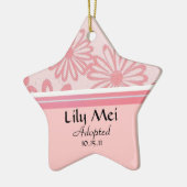 ピンクのデイジーの花の採用の発表 セラミックオーナメント (左)