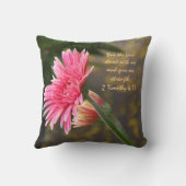 ピンクのデイジーの花柄; 聖なる書物、経典の詩の神の強さ クッション (裏面)