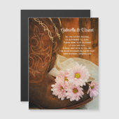 ピンクのデイジーカウボーイブーツウェディング日付を保存 マグネット招待状 (正面/裏面)