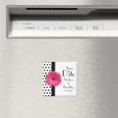 ピンクのデイジー白黒水玉模様日付の保存 マグネット (インサイチュ (食洗機))