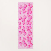 ピンクのドットの明るいかわいらしハートの濃淡のグループ ヨガマット (正面)