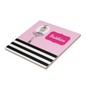 ピンクのドレスとポイント·トー·シューズのバレリナ タイル (側面)