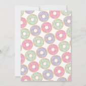ピンクのドーナツガール誕生日招待状 ゴールドスプリンクル 招待状 (裏面)