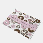 ピンクのドーナツ，ブラウンドーナツ，ふりかけ，あなたの名前 ドアマット (アングル)