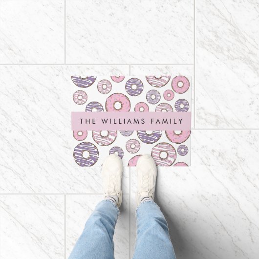 ピンクのドーナツ，紫のドーナツ，ふりかけ，あなたの名前 ドアマット (室内)