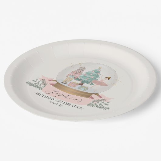 ピンクのナツクラッカーのクリスマスバースデーパーティープレート ペーパープレート (アングル)