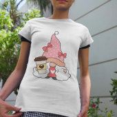 ピンクのノームの女の子 コーヒー好き 女性用 ホワイト Tシャツ