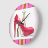 ピンクのハイヒールの香水の口紅 ラージ壁時計 (傾斜)
