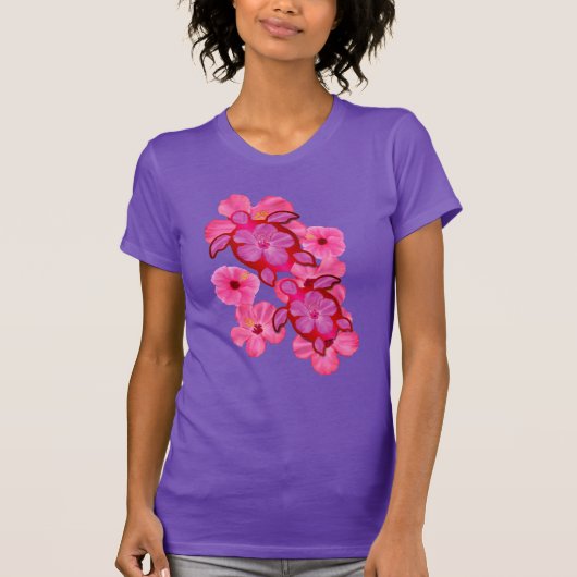 ピンクのハイビスカスとホヌウミガメ Tシャツ (正面)