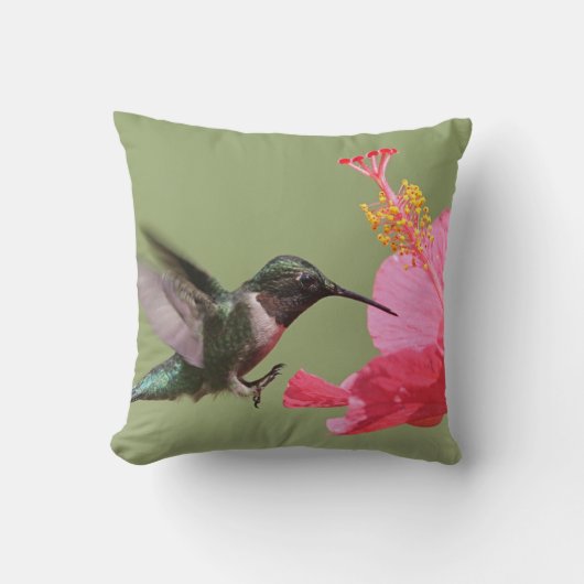 ピンクのハイビスカスの花を持つハミングバード クッション (正面)