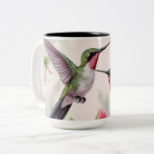 ピンクのハイビスカスの花を持つ2羽のハミングバード ツートーンマグカップ (正面左)