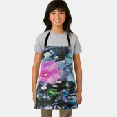 ピンクのハイビスカスブラックとホワイトのランドスケープコラージュ エプロン (インサイチュ)