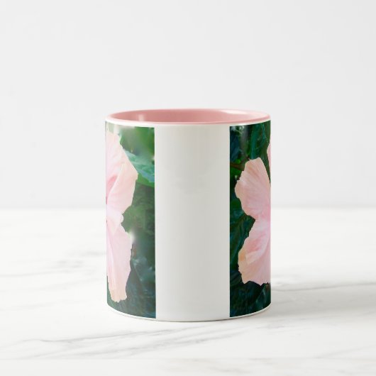 ピンクのハイビスカス ツートーンマグカップ (中央)