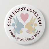ピンクのハートとカラフルパステルイースターバニー 缶バッジ (正面)