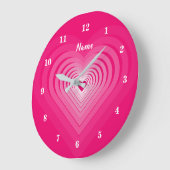 ピンクのハートと名前 – 文字 – ロマンチックモダン ラージ壁時計 (傾斜)