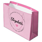 ピンクのハートと愛の手作りありがとう ラージペーパーバッグ (裏面アングル)