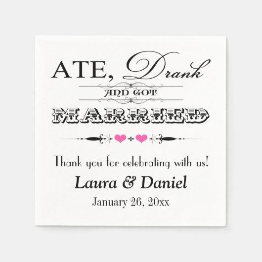 ピンクのハートと結婚巻物のナプキン スタンダードカクテルナプキン (正面)