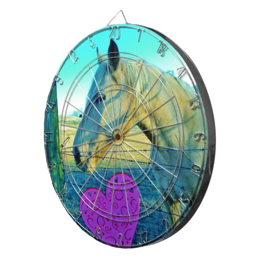 ピンクのハートと黄色の馬 ダーツボード (正面右)