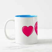 ピンクのハートのコーヒーや紅茶マグカップと祖母。 ツートーンマグカップ (左)