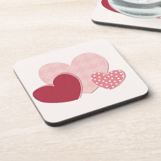 ピンクのハートのペーパーステッカー コースター (左側)
