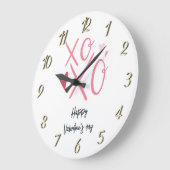 ピンクのハートのXOXOと"Happy Valentine's Day" ラージ壁時計 (傾斜)