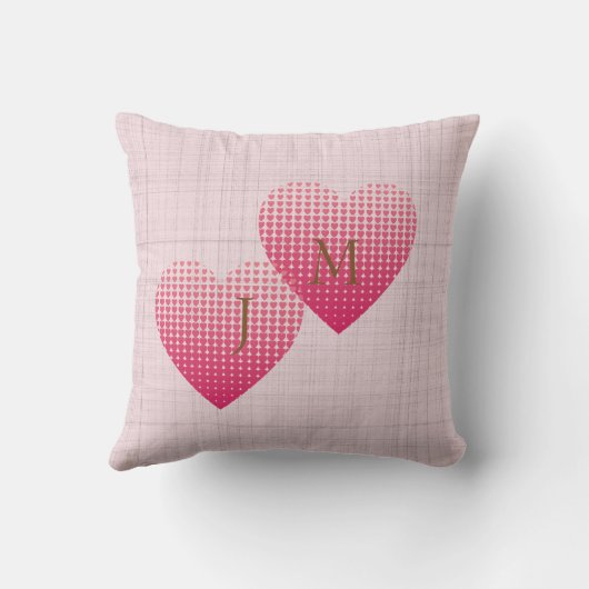 ピンクのハートはモノグラムパーソナライズされたを愛する クッション (裏面)