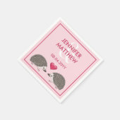 ピンクのハートを持つアフリカのPygmy Hedgehogs 結婚 スタンダードカクテルナプキン (角)