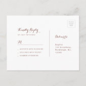 ピンクのハートを砂のビーチ結婚式RSVP インビテーションポストカード (裏面)