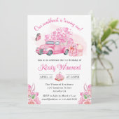 ピンクのハートバルーンバレンタインデートラック1st誕生日 招待状 (スタンド正面)