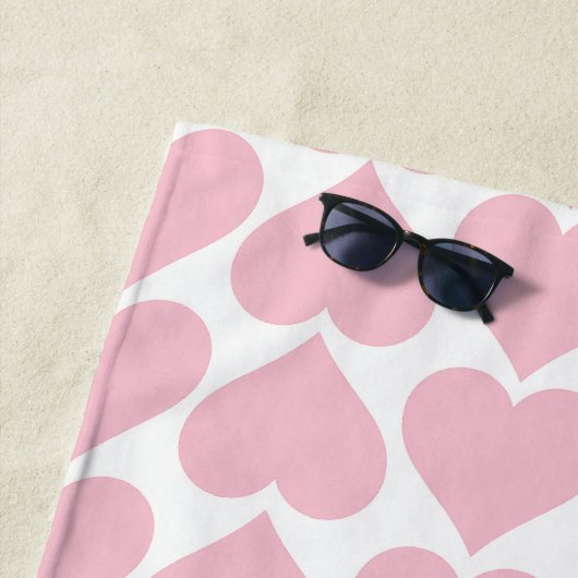 ピンクのハートパターン、ロマンチック、愛 ビーチタオル (インサイチュ)