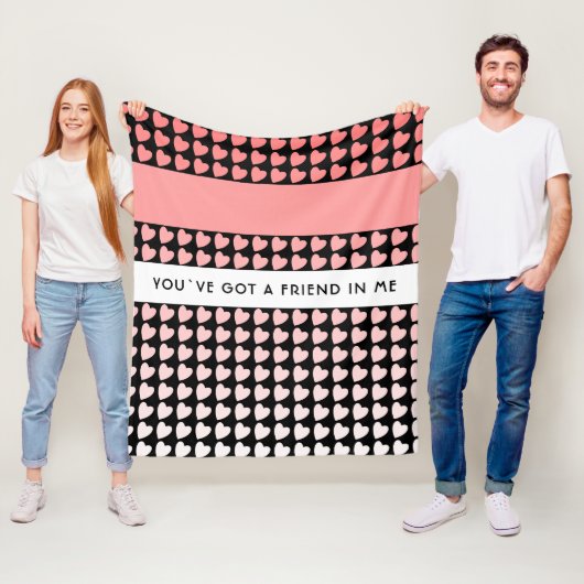 ピンクのハートパター得ン フリースブランケット (インサイチュ)