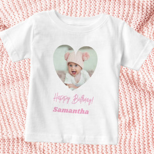 ピンクのハート型フォトネーム 誕生日 娘 ベビーTシャツ