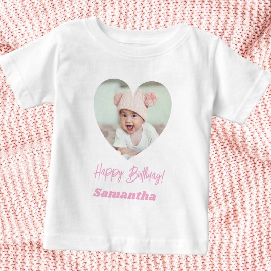ピンクのハート型フォトネーム 誕生日 娘 ベビーTシャツ