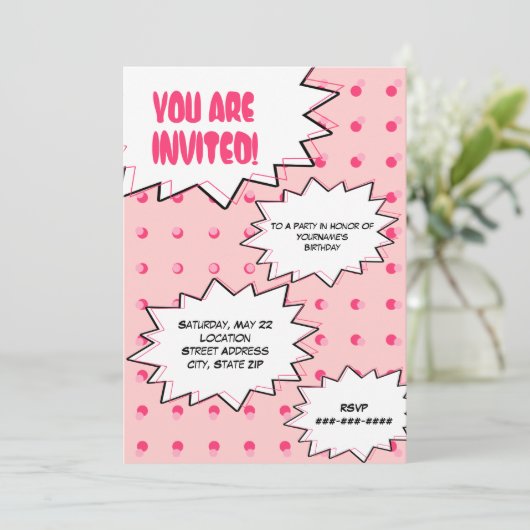 ピンクのハーフトーンのポップアートの漫画の刺激を受けたな誕生日 招待状 (スタンド正面)