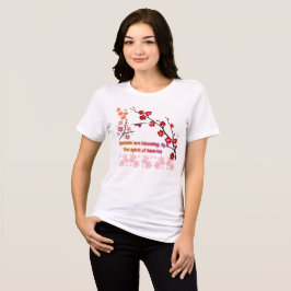 ピンクのハーモニーに浮かぶ花びら トライブレンドTシャツ