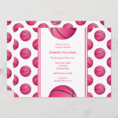 ピンクのバスケットボールのパターンのスポーツ誕生日パーティー 招待状 (正面/裏面)