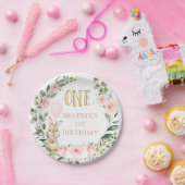 ピンクのバラあるバニーが1歳の誕生日を飾る ペーパープレート (パーティー)