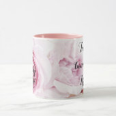 ピンクのバラかわいらしのフローラで マグカップ (中央)