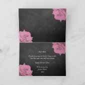 ピンクのバラがチョークボードにハッピーマザーズデー カード (内部)