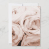 ピンクのバラが見すぼらしいシックな卒業写真パーティー 招待状 (裏面)