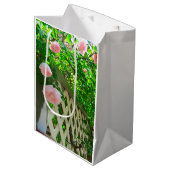 ピンクのバラと格子 – Martha's Vineヤード ミディアムペーパーバッグ (正面アングル)