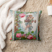 ピンクのバラと花を集めるロマンチックな天使 クッション (ブランケット)