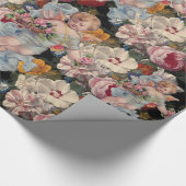 ピンクのバラと花を集めるロマンチックな天使 ラッピングペーパー (角)