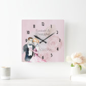 ピンクのバラにビンテージの結婚式のカップルパーソナライズされた スクエア壁時計 (ホーム)