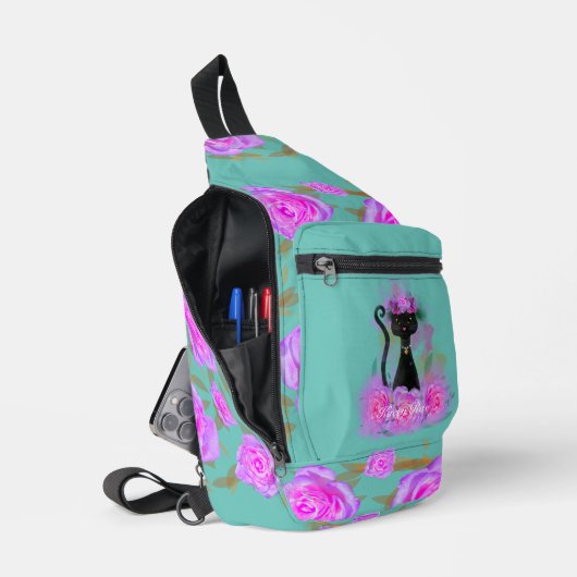 ピンクのバラに座る黒猫の花冠 スリングバッグ (見開き)