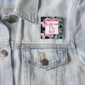 ピンクのバラのキス 80歳の誕生日バッジ ローズ 缶バッジ (インサイチュ)