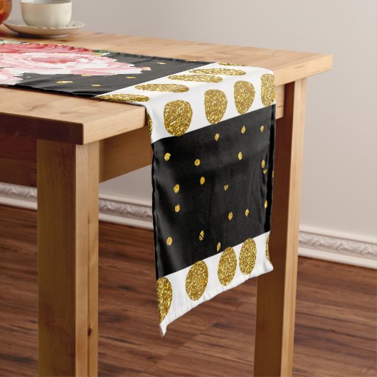 ピンクのバラのストライブ柄の金ゴールドのフェイクなグリッターの水玉模様 ショートテーブルランナー (インサイチュ)