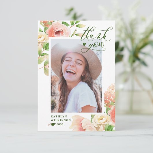ピンクのバラのフローラ緑エレガントの写真卒業 サンキューカード (スタンド正面)
